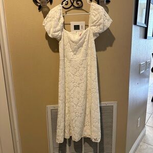 Elegant White Lace Ladies Dress